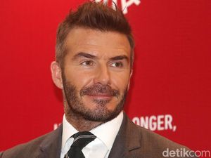 Diduga Main HP sambil Nyetir, David Beckham Ditilang