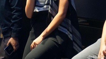 Travel enthusiast Cia Wardhana berbagi pengalamannya dalam membuat video super slow-mo menggunakan Samsung Galaxy S9. Ia memanfaatkan momen saat pergi ke Jogja untuk membuat sebuah video singkat yang menunjukkan kualitas slow motion yang ditampilkan oleh ponsel tersebut. (Foto: detikcom)