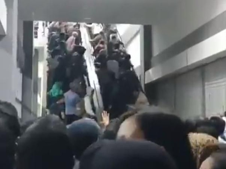 Viral Video Horor Eskalator di Stasiun Duri, Ini Solusi KCI Viral Video Horor Eskalator di Stasiun Duri, Ini Solusi KCI