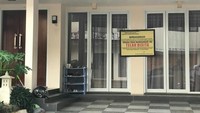 Polisi juga menyita 4 ruko di kawasan pergudangan terkait kasus bos Abu Tours, Hamzah Mamba. Hamzah disangkakan melakukan penipuan atau penggelapan terkait perjalanan umrah dan disangka melakukan pidana pencucian uang.
