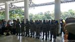 Foto: Ini Ibu-ibu Satpol PP yang Dikirim Anies untuk Cek Alexis