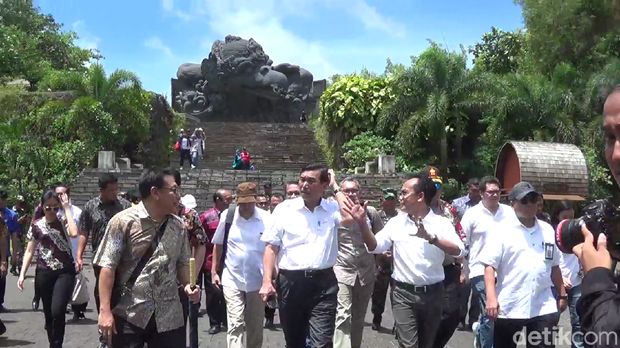 Menko Luhut cek persiapan IMF-World Bank di Bali