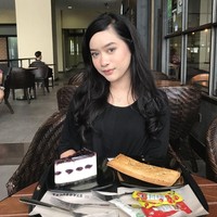 Wanita yang tinggal di Selangor, Malaysia ini menceritakan bahwa ia ditinggalkan oleh pujaan hatinya karena berbadan gemuk. Tak hanya itu, sang kekasih Raden pun kerap memanggilnya gajah. Foto: Twitter @RadenZaharatul