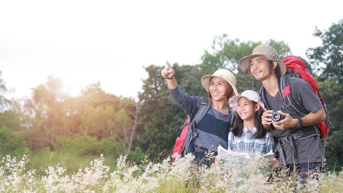 Ilustrasi anak traveling