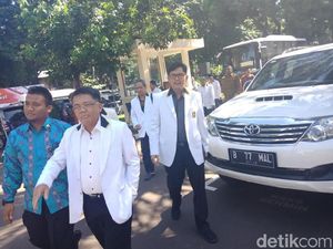 Presiden PKS Penuhi Panggilan Polisi atas Laporan Fahri Hamzah