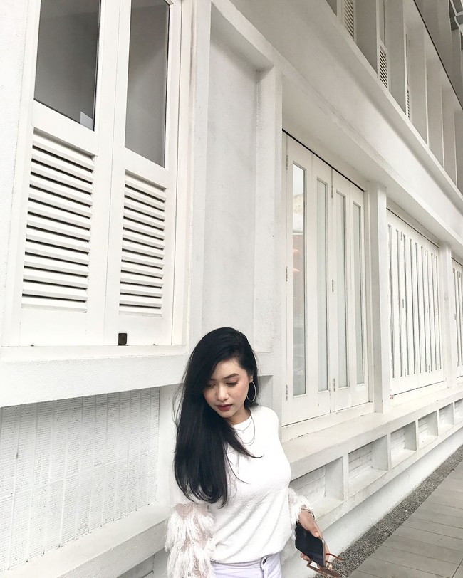 Pengguna Twitter yang memiliki nama akun Raden Zaharatul belum lama ini membagikan foto transformasi dirinya yang dulu gemuk dan kini langsing. Pada cuitannya itu, Raden juga mengungkapkan bagaimana dirinya mengalami kisah pahit ketika bobot tubuhnya 63 kilogram. Foto: Twitter @RadenZaharatul