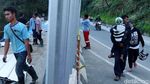 Lokasi Longsor Puncak Pass Ditutup Seng