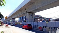 Begini penampakan terkini pembangunan kereta ringan atau Light Rail Transit (LRT) DKI Jakarta rute Velodrome-Kelapa Gading, Kamis (29/3/2018). Begini penampakan terkini pembangunan kereta ringan atau Light Rail Transit (LRT) DKI Jakarta rute Velodrome-Kelapa Gading, Kamis (29/3/2018).