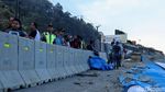 Lokasi Longsor Puncak Pass Ditutup Seng
