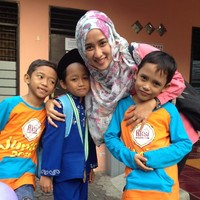 Nadia juga sering mendampingi anak-anak yang akan mengikuti lomba seperti para peserta Pildacil di foto ini. Sebagai lulusan psikologi pendidikan, tenaganya sering dibutuhkan untuk menguatkan mental para peserta. Foto: Gaya Hijab Dosen Nadia. Foto: Instagram/naddiroh