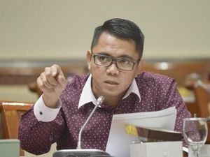 Arteria Dahlan Cs Terima Aduan Korban First Travel di DPR