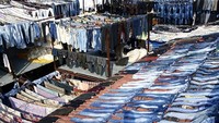 Pemandangan ratusan ribu pakaian dijemur ini bisa traveler lihat di Dhobi Gat, yang berada di Kota Mumbai, India. (patrick.ehlen_photography/Instagram)