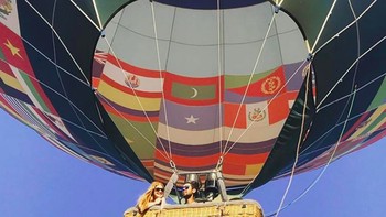 Saat berwisata dengan balon udara. Foto: Instagram