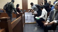 Ada 2.415 halaman, ucap salah satu jaksa KPK, Burhanuddin