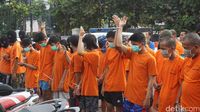 Momen Barisan Penjahat di Bandung Berjanji Tobat 