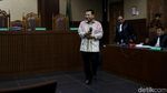 Jalani Sidang Tuntutan, Novanto Masih Cengengesan