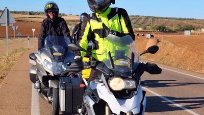 Foto: Gaya Tersangka Rp 1,8 Triliun Bos Abu Tours Saat Touring Moge
