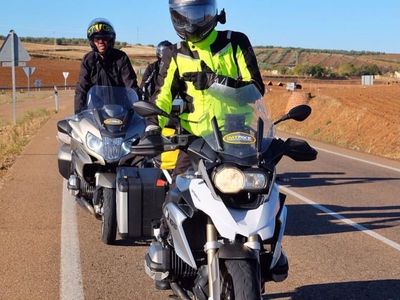 Foto: Gaya Tersangka Rp 1,8 Triliun Bos Abu Tours Saat Touring Moge