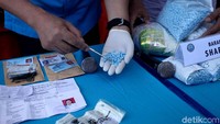 Kasus lain yang berhasil diungkap BNN adalah penyelundupan 20 kg sabu yang dibungkus dalam plastik kemasan teh cina, di Binjai, Medan, Sumatera Utara. Dua orang yang diamankan adalah Bakhtiar Jamil (45) dan Khalidin (29) warga Madat, Aceh Timur.