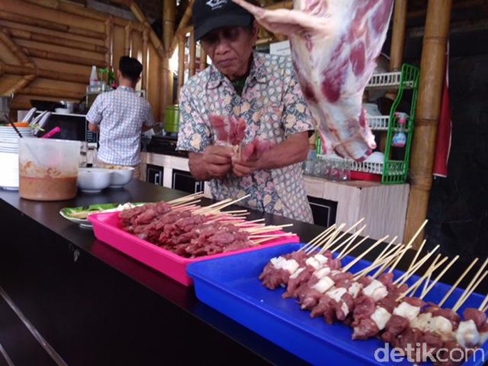 Ke Garut Wajib Cicip Sate Hingga Bakso Tahu Dombrut yang 