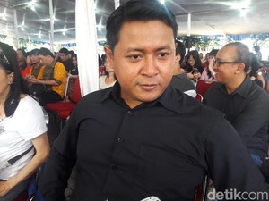 Berkenalan dengan Frans, Penerjemah Bahasa Isyarat di Katedral