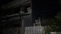 Pantauan detikcom di lokasi, Jumat (30/3/2018) sekitar pukul 18.45 WIB, hanya ada beberapa lampu jalan yang menyala.
