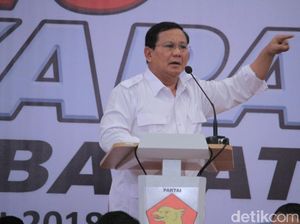 Tak Berangkat Bareng Amien, Prabowo Pergi Umrah dari Eropa
