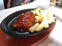 Ke Garut, Wajib Cicip Sate Hingga Bakso Dombrut yang Empuk dari Daging Domba Muda