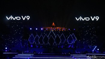 Seluruh warga Indonesia menjadi saksi kemegahan #VivoV9GrandLaunch di Borobudur. Acara ini disiarkan secara live di 12 stasiun televisi nasional dan streaming di detikcom. Foto: Peluncuran Vivo V9