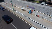 Proyek yang sedianya rampung Desember 2017 lalu ini pun direncanakan selesai April 2018 mendatang.
