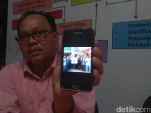 6 Kades Karawang Tersangka Pose 4 Jari, Ini Kata Jubir Demiz