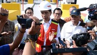 Dalam beberapa aspek, Kepala Negara mengakui bahwa Indonesia masih tertinggal dengan negara lainnya. Padahal dahulu, pembangunan Indonesia termasuk yang dijadikan contoh negara-negara lainnya. Kris/Biro Pers Setpres.
