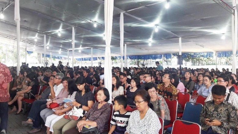 Harmonisnya Ibadat Jumat Agung di Katedral dan Jumatan di Istiqlal Harmonisnya Ibadat Jumat Agung di Katedral dan Jumatan di Istiqlal