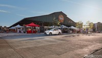 Sedan Toyota Yaris untuk model Amerika ini menggunakan Skyactiv 1.5 L yang bisa menghasilkan tenaga 106 daya kuda dan torsi 139 Nm. Mesin dikawinkan dengan transmisi manual dan otomatis enam percepatan. Foto: Toyota