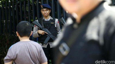 155 Aparat Gabungan Amankan Gereja Katedral