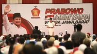 Dalam pidatonya di Kabupaten Bandung Barat hari Jumat (30/3), Prabowo berbicara banyak soal kondisi Indonesia. Ia juga megaku lebih suka menyapa masyarakat ketimbang elite di Jakarta. (Foto: dok. Gerindra)