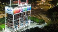 E-commerce asal China, Alibaba Group dan pabrikan mobil asal Amerika, Ford telah meluncurkan mesin penjual otomatis (vending machine) di selatan kota Guangzhou, China. Foto: Alibaba