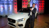 Wakil Presiden Senior Volvo Amerika Anders Gustafsson menerima penghargaan mobil terbaik dunia dalam sebuah seremoni di Javits Center, Manhattan, New York. Foto: Kevin Hagen for The World Car Awards