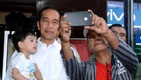Jokowi mengajak keluarganya sarapan soto. (Foto: Biro Pers Setpres)