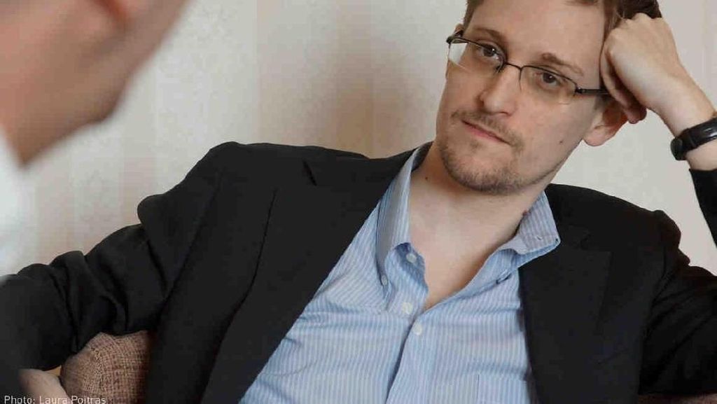 Putin Beri Kewarganegaraan Rusia ke Pembocor Rahasia NSA Edward Snowden