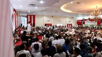 Biasanya saya takut kalau untuk berjanji, tapi hari ini saya dapat janjikan. Jika saya dan Gerindra diberikan mandat oleh rakyat Indonesia, kami akan rebut kembali kekayaan bangsa ini, kita akan kembalikan untuk rakyat Indonesia, kata Prabowo. (Foto: Facebook Prabowo Subianto)