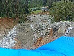 Bencana Longsor Masih Berpotensi Terjadi di Puncak