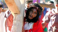 Prosesi Jalan Salib di Dili, Timor Timur (Foto: Dok. REUTERS/Lirio Da Fonseca)