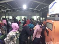 Suasana di Pelabuhan Merak.