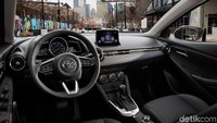 Interiornya sama dengan mobil keluaran Mazda, Mazda2. Foto: Toyota