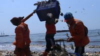 Hingga hari ini total sampah yang telah diangkut sebanyak 45 ton.