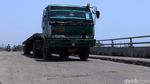 Ngeri! Flyover Cilincing Rusak dan Berlubang