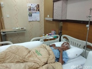 Usai Operasi Katarak, Nyak Sandang Ingin Lihat Wajah Jokowi