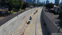 Untuk diketahui, proyek pembangunan underpass Mampang-Kuningan ini dipegang oleh PT Adhi Karya.