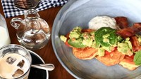 Jika lapar, berbagai menu brunch gaya Barat ini siap menemani Anda ngopi bersama teman atau keluarga. Foto: Pantip